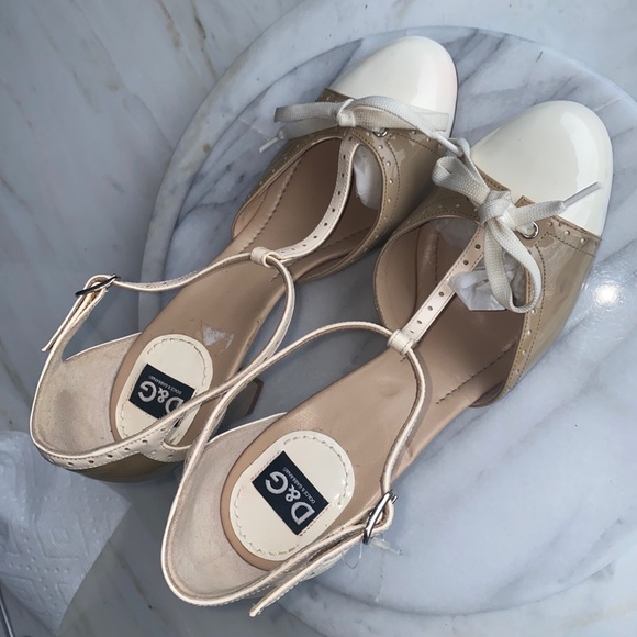 $800 Dolce&Gabbana D&G White Beige Nude Patent Leather Chunky Heels Bow 39 8 New - Picture 12 of 12